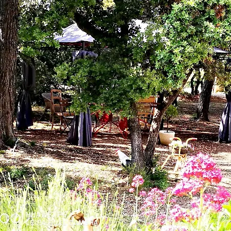 Les Beaumes Luberon Bed & Breakfast Puget